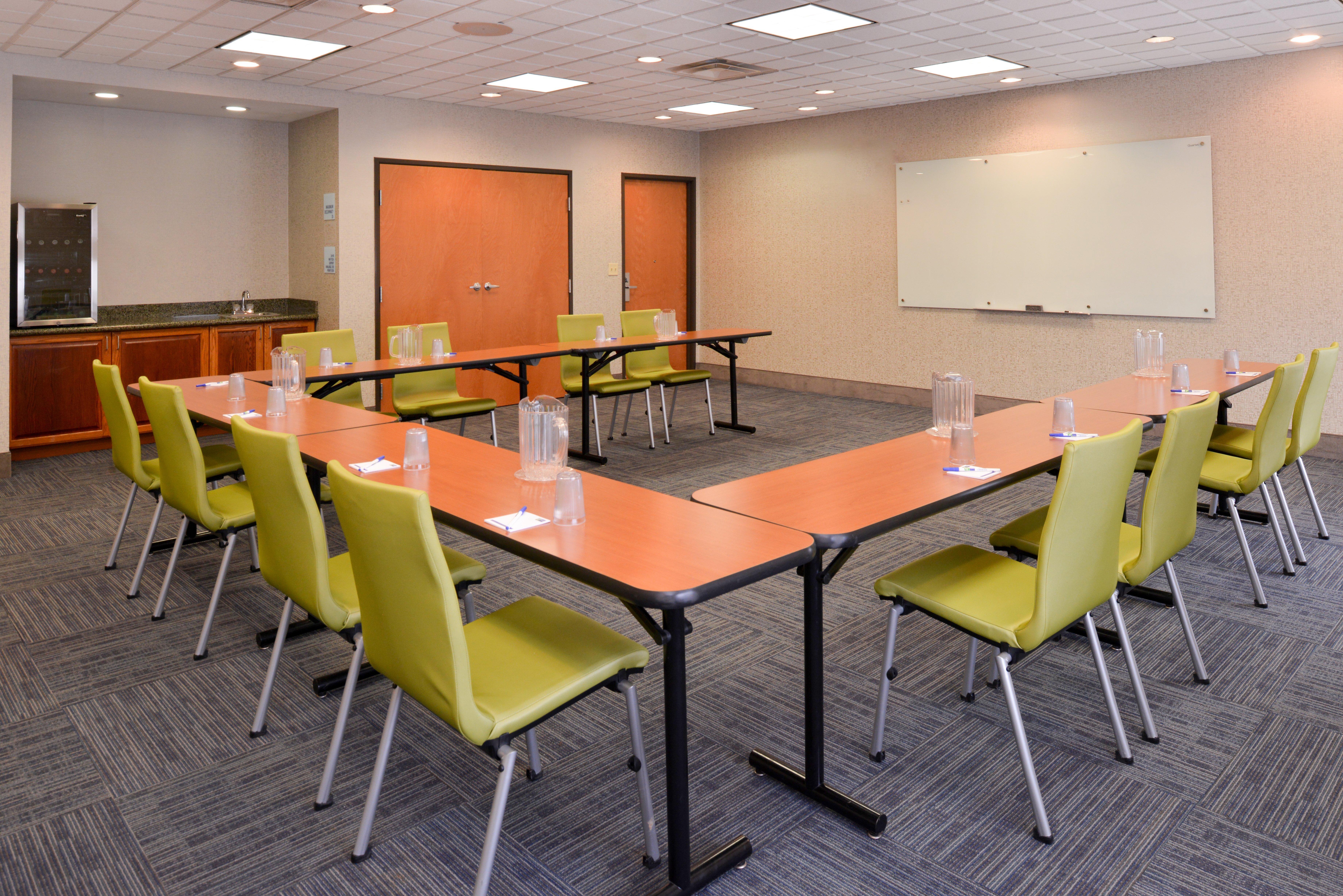 Holiday Inn Express Mineral Wells By Ihg Parkersburg Εξωτερικό φωτογραφία
