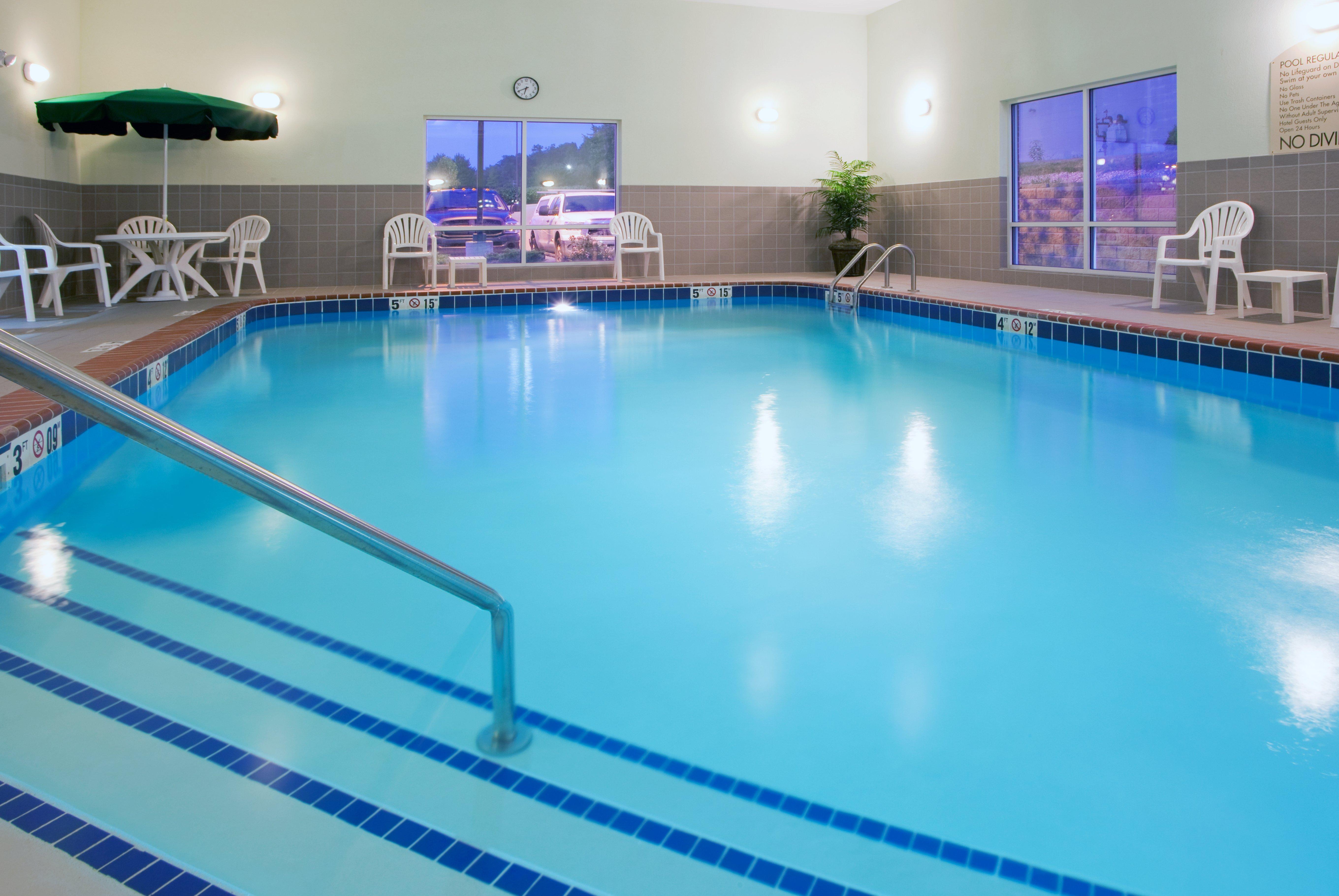 Holiday Inn Express Mineral Wells By Ihg Parkersburg Εξωτερικό φωτογραφία