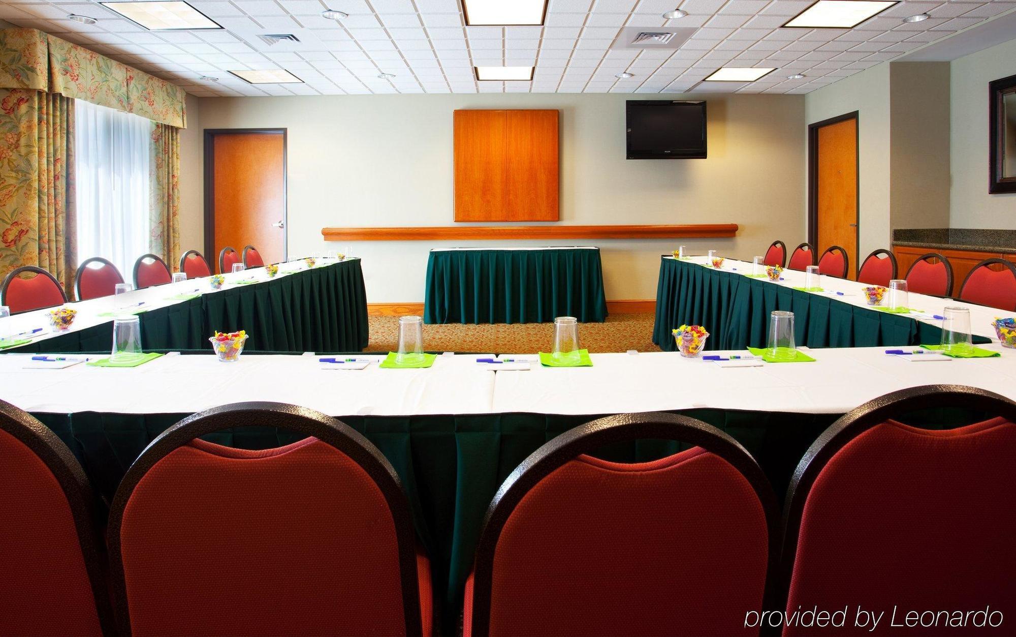 Holiday Inn Express Mineral Wells By Ihg Parkersburg Εξωτερικό φωτογραφία