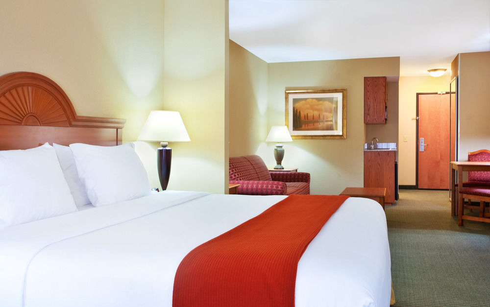 Holiday Inn Express Mineral Wells By Ihg Parkersburg Εξωτερικό φωτογραφία