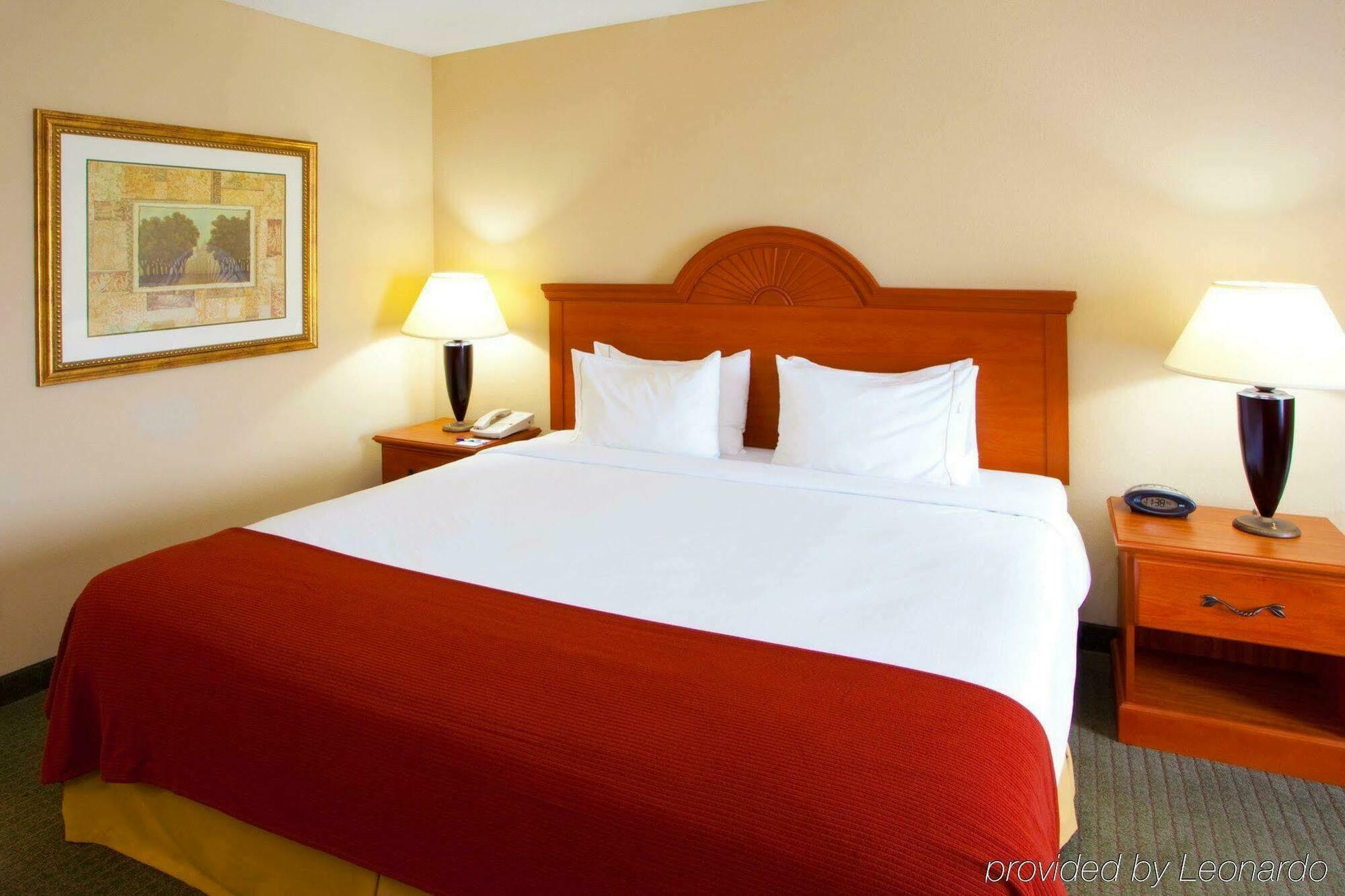 Holiday Inn Express Mineral Wells By Ihg Parkersburg Εξωτερικό φωτογραφία